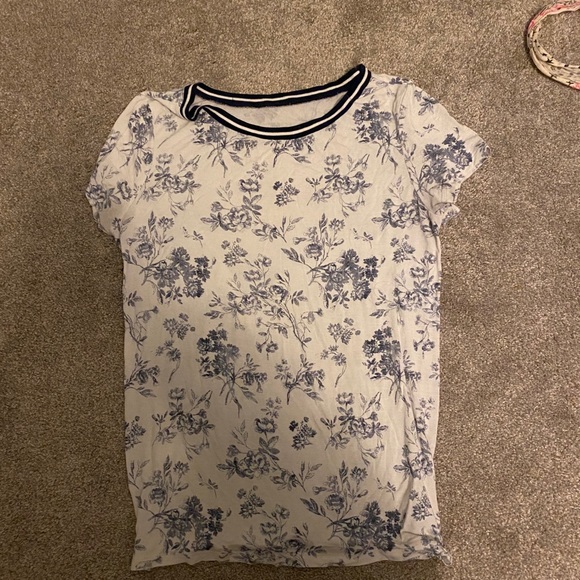 Blue and white floral t shirt - Picture 1 of 3